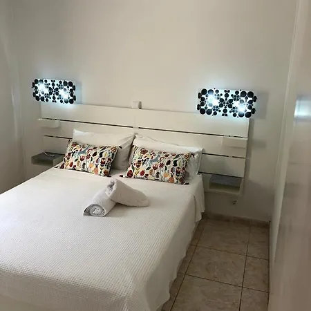 Апартаменты Sunny Near The Beach With Wifi, Balcony And Pool