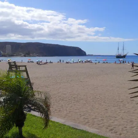 Апартаменты Sunny Near The Beach With Wifi, Balcony And Pool